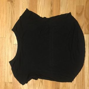 Flowy, semi-cropped, higher-neck tee